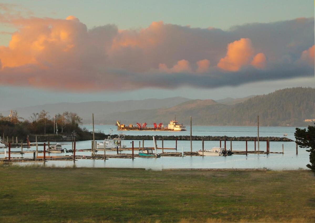 Watch Cargo Ships, Hot Tub, Rec Room, Near Beach Hammond Εξωτερικό φωτογραφία